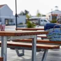 Gartensitzgruppe 177cm Teak-Optik – wetterfeste Tisch-Bank-Kombination aus recyceltem Kunststoff