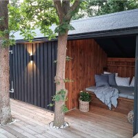 PLUS Multi-Gartenhaus 15,5 m 3 Module Doppeltür offene und geschlossene Fassade mit Dachpappe, Aluleisten und H-Pfostenfüßen Holz natur unbehandelt