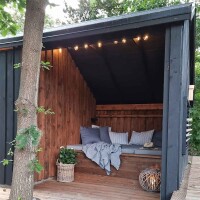 PLUS Multi-Gartenhaus 15,5 m 3 Module Doppeltür offene und geschlossene Fassade mit Dachpappe, Aluleisten und H-Pfostenfüßen Holz natur unbehandelt