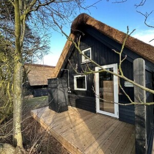 PLUS Rustik Zaun - Stilvoller, anpassbarer Holzzaun für Ihren Garten. Perfekt für schattige Ecken, private Terrassenbereiche und flexible Gestaltung. Hochwertiges, robustes Design für vielseitige Einsatzmöglichkeiten. Gestalten Sie Ihre Oase!