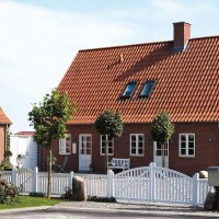 PLUS Ligno Zaun und Tore - Zeitlose Eleganz und robuste Qualität für Ihren Garten. Aus druckbehandeltem Holz gefertigt, bieten diese Zäune und Tore langlebigen Schutz und ein einladendes Ambiente. Perfekt für Einfahrten, Vorgärten und Terrassen. Gestalten