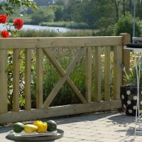 PLUS Rom Zaun und Tor - Einfache und langlebige Gartenlösungen aus druckbehandeltem Holz
