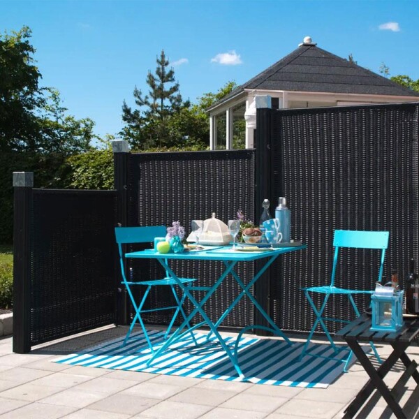 PLUS Trend Zaun aus handgeflochtenem Polyrattan – Wartungsfreier und stilvoller Sichtschutz für Ihren Garten, Terrasse oder Balkon. Minimale Wartung und maximale Haltbarkeit. Perfekt als Raumteiler oder Windschutz.