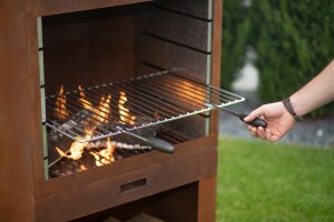 Westmann Gartenkamin & Grill, Cortenstahl – Wetterfester Outdoor-Kaminofen in edler Rostoptik für gemütliche Abende