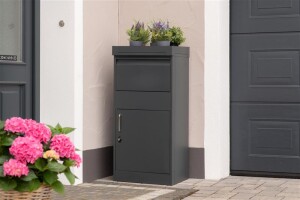 Westmann Paketbox Piet aus Stahl | 50x37x105 cm – Anthrazit, abschließbar & mit Pflanzkasten